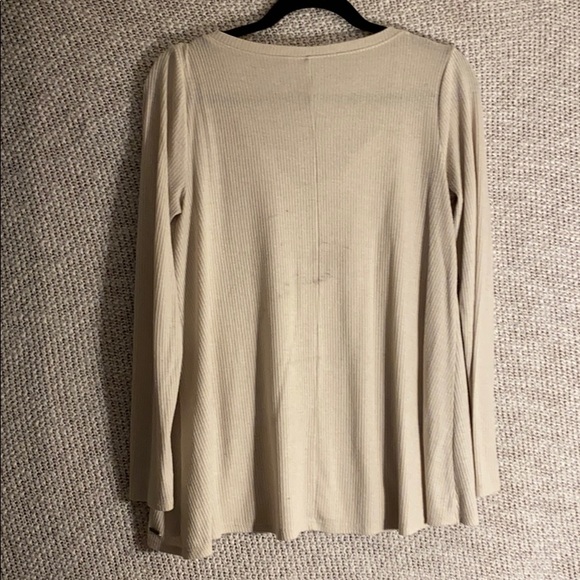 Hollister (M) Cream Knit V-Neck Long Sleeved Shirt - Picture 5 of 5